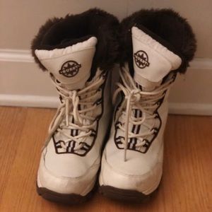 White Quest Snowboots